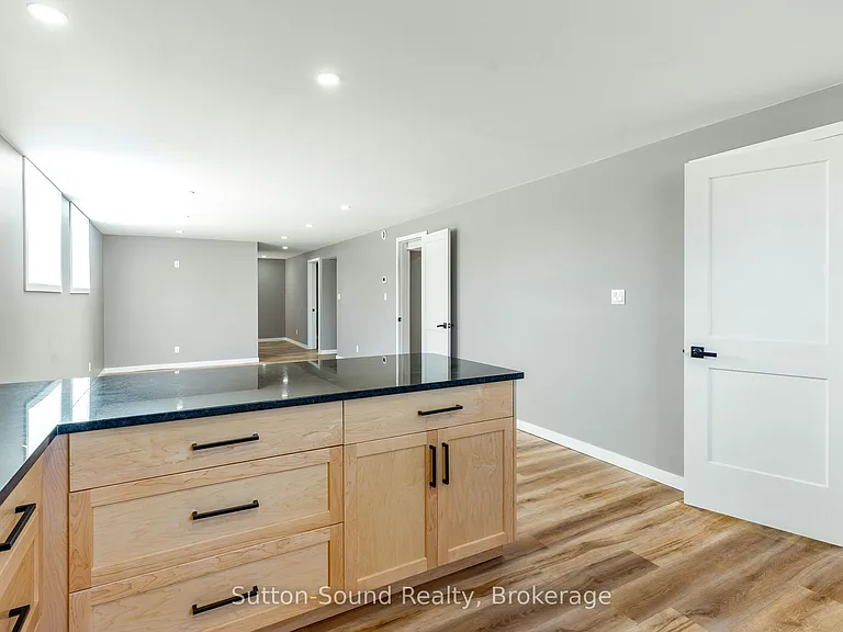 486 Dawson St #LOWER — Photo 13