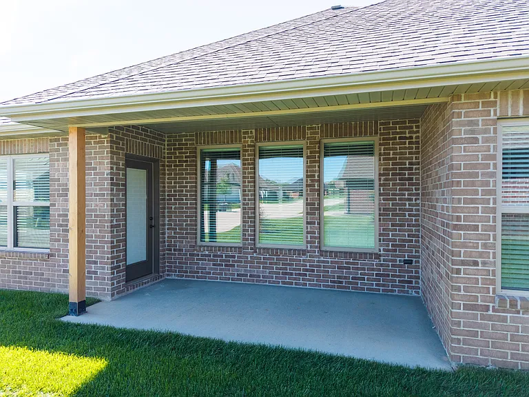 1816 Wes Milligan Ln — Photo 17