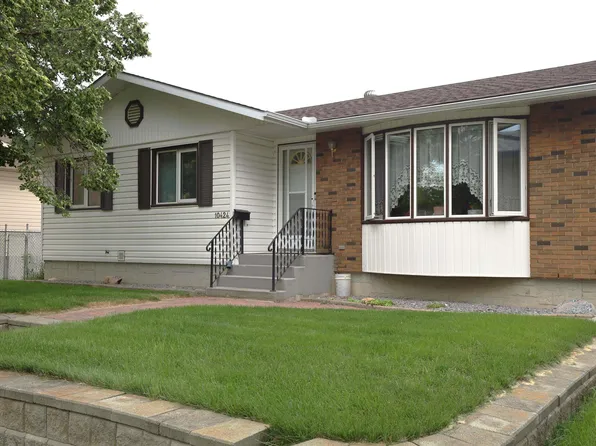 10424 152nd St NW, Edmonton, AB T5P 1Y6