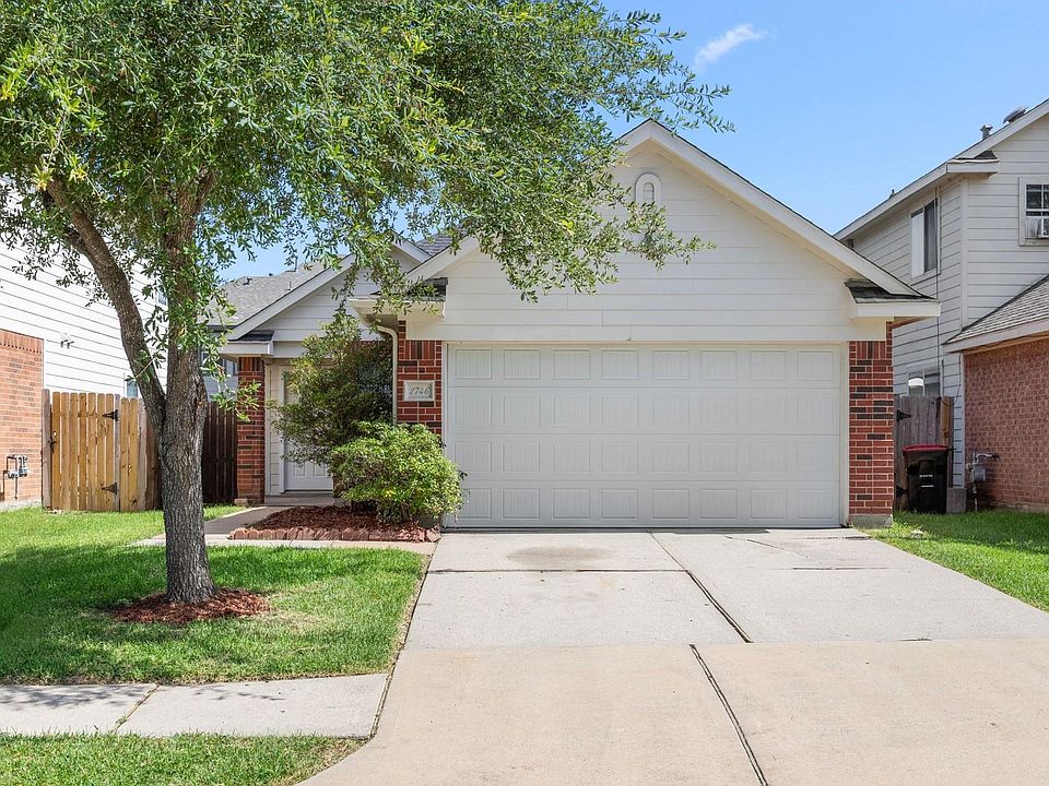 1st image of 2746 Grahamwood Ln
