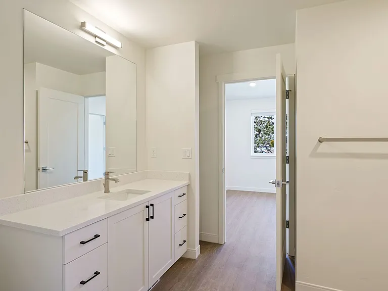 Bridgewater Apartments — Photo 56