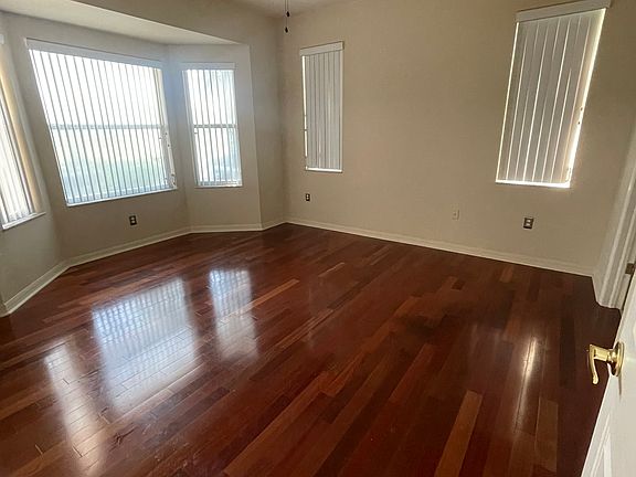 5th image of 20914 Eustis Rd