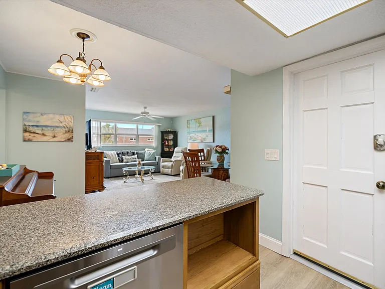 400 Base Ave E #226 — Photo 4