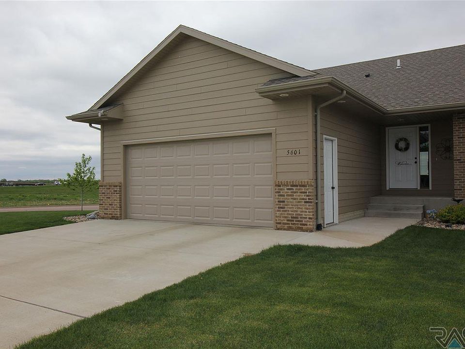 1st image of 5601 W Bakker Park Dr
