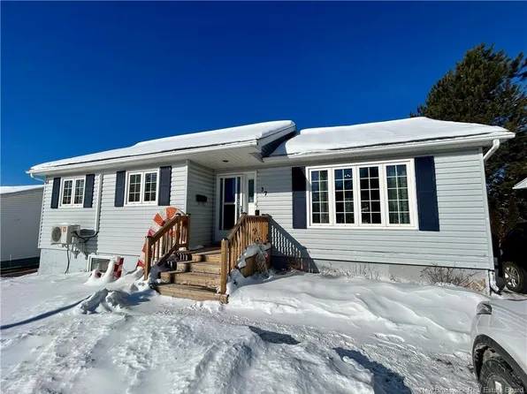 37 Bahama St, Dieppe, NB E1A 4Z1