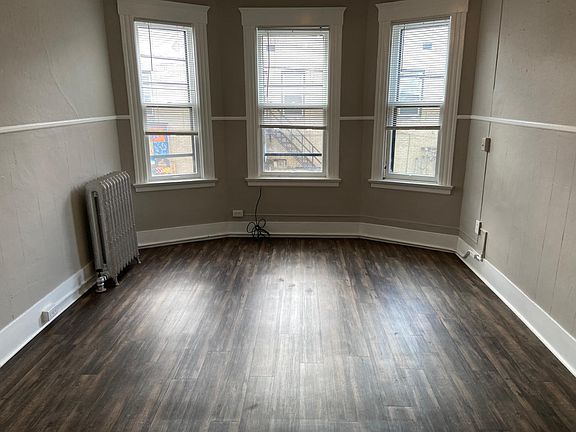 2nd image of 4088 Erie St #7