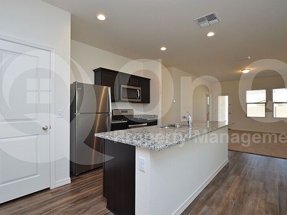 3rd image of 302 W Mammoth Cave Dr
