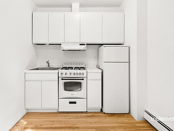 4th image of 125 Macdougal St APT 3C