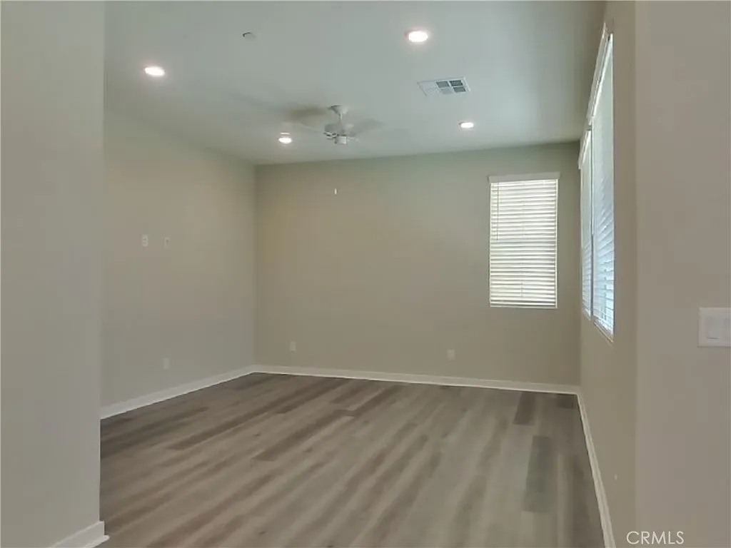 4 bed, 2086 sqft, $3,899 — Photo 3