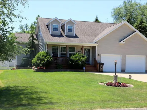 301 Case St, Jonesville, MI 49250