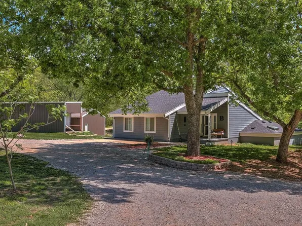 30117 Shady Oak Dr, Arkansas City, KS 67005