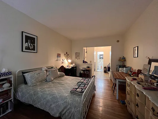 Rented by Compass | media 2