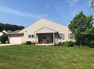 1000 Spring Waters Dr, Oconomowoc, WI 53066