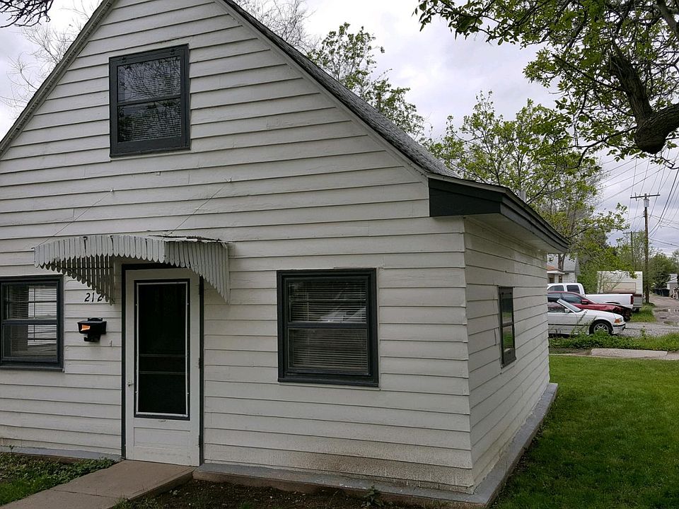 1st image of 212 7th St W
