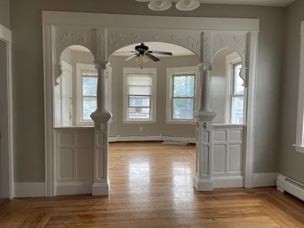 121 Wood St, New Bedford, MA 02745