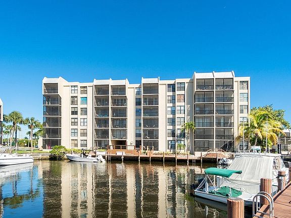 4th image of 9 Royal Palm Way #6060