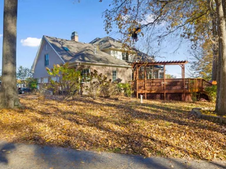 Listing photo 5