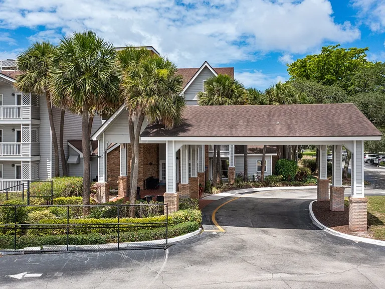 Aventine at Lantana - 55+ Active Adult Apartments — Photo 34