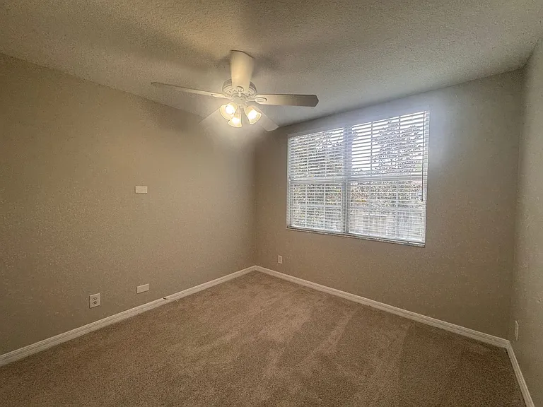 4580 Limerick Dr — Photo 29