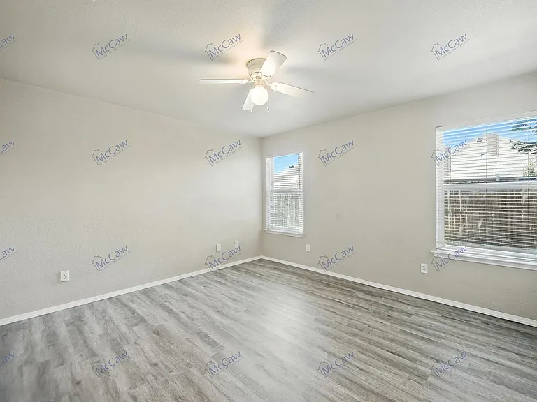 1317 Village Garden Dr — Photo 10