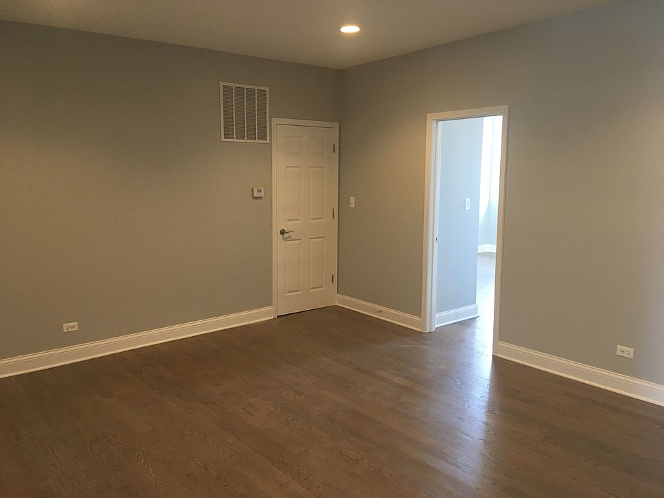 1st image of 3019 W Belmont Ave