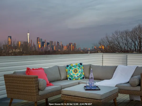 98 Van Horne Street image 1 of 9