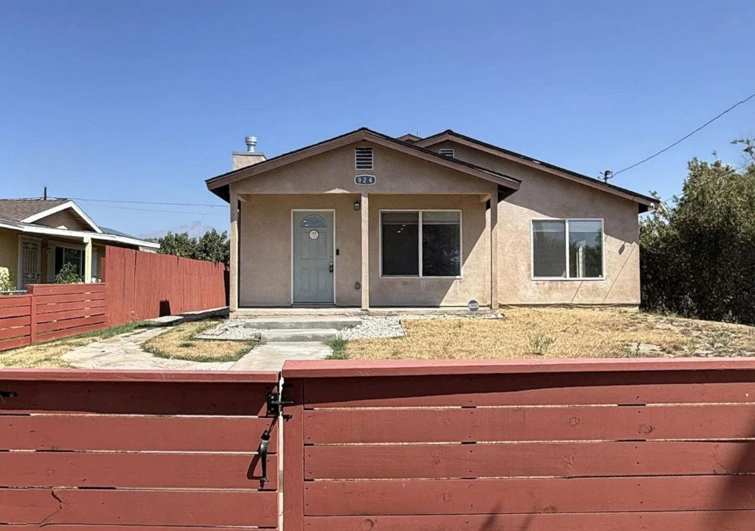 924 Columbia St. #1 | 3 Bed, 2 Bath Home in Redlands Available Now! — Photo 1