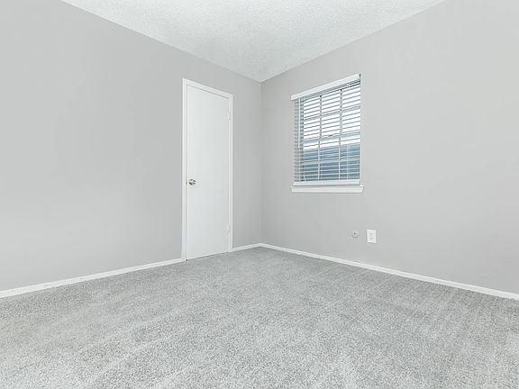 5th image of 600 W Pioneer Pkwy #Ff07ce2cb