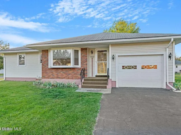 23 Crestwood Avenue, Troy, NY 12180