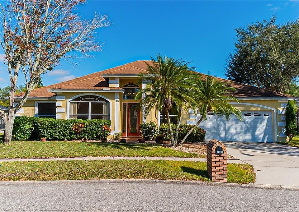 1st image of 2829 Hoffman Dr