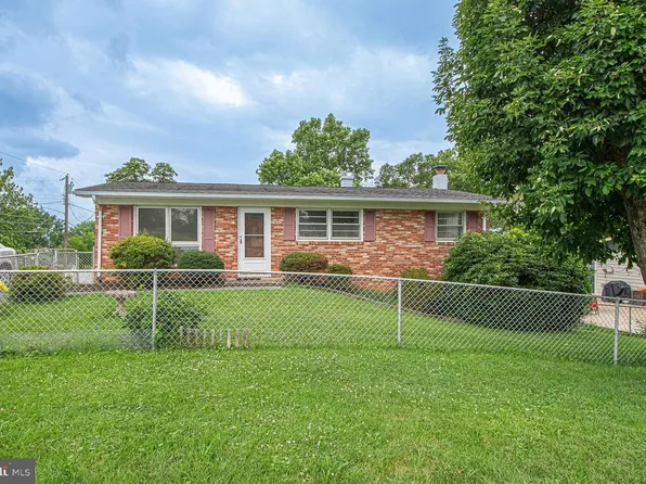 800 W 15th St, Front Royal, VA 22630