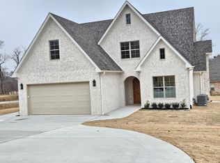 2080 Sloan Lake Dr, Jonesboro, AR 72404