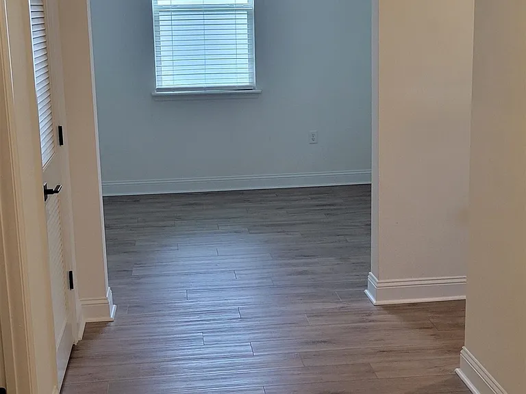 214 Santos Ln — Photo 8