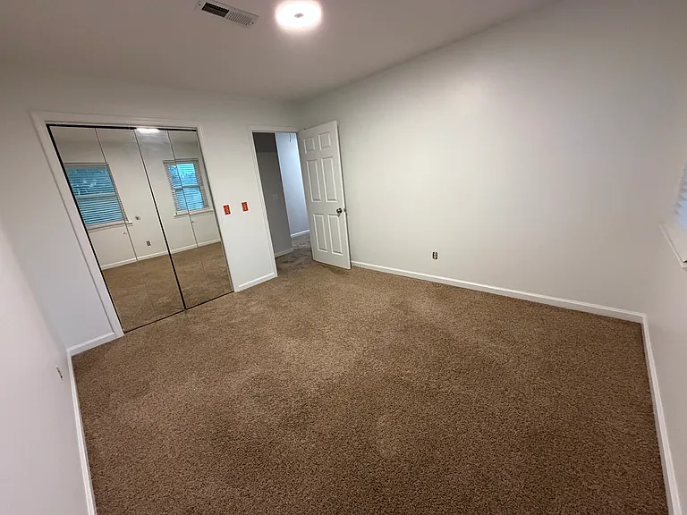 9415 Seasons Dr — Photo 17