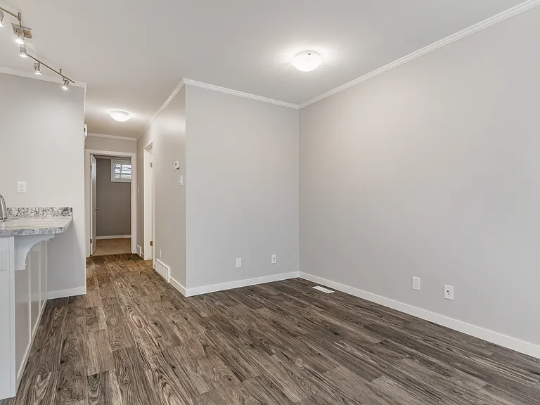 107 Thode Ave — Photo 34