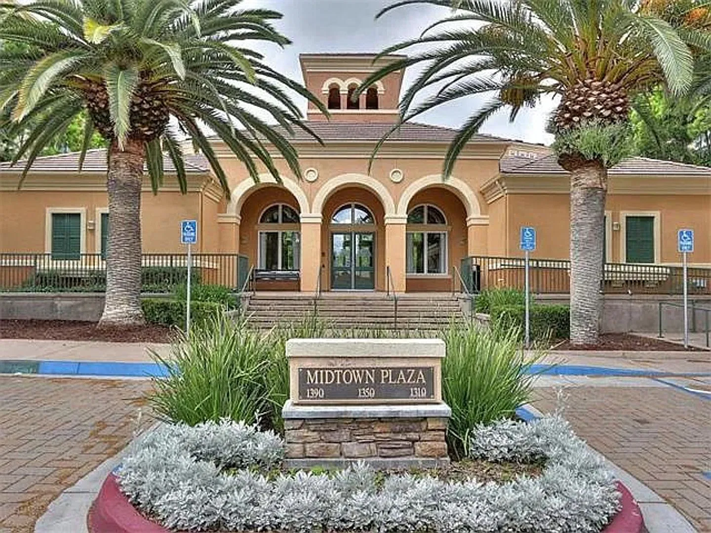 2BD/2BA - Mid Town Plaza Condo Near Downtown San Jose with Pool and Spa — Photo 3