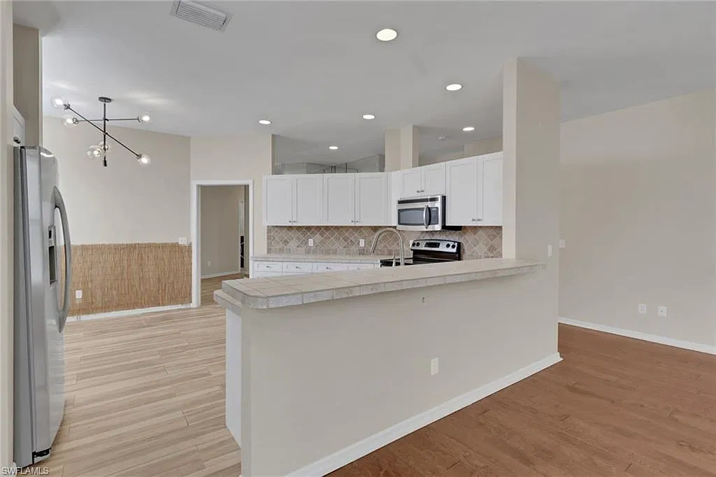 3 bed, 2.0 bath, 1814 sqft, $2,600 — Photo 3
