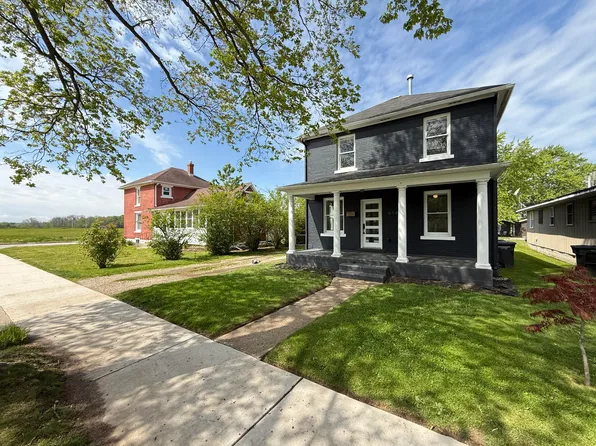 614 Magnolia St, Three Oaks, MI 49128