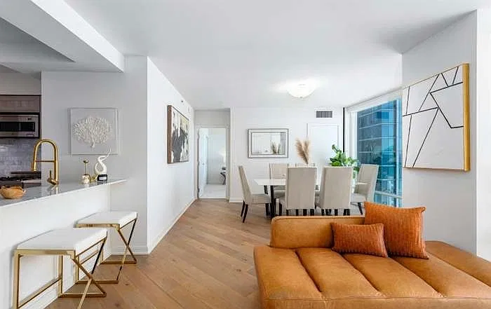 2 bed, 1297 sqft, $8,500 — Photo 3