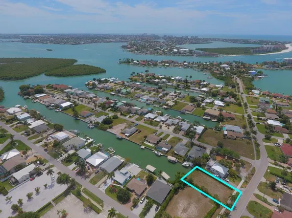 147 Capri Blvd, Naples, FL 34113