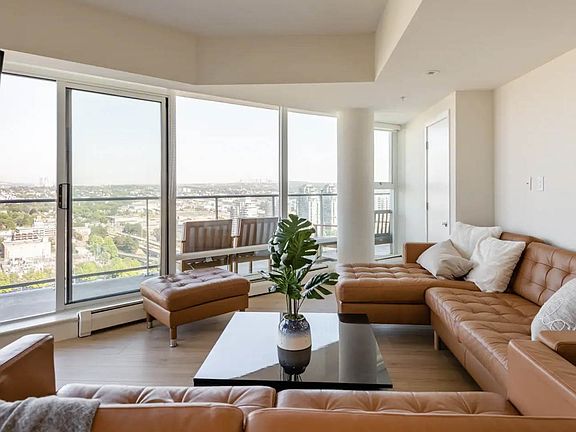 4th image of 688 Abbott St #3506