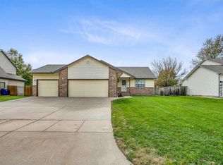 1509 W Boxwood Ln, Haysville, KS 67060