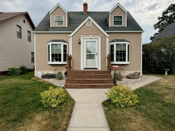 820 Horace Ave N, Thief River Falls, MN 56701