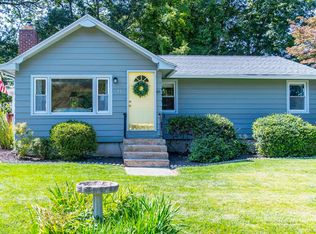 31 Woodland Dr, Windham, CT 06280