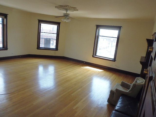 1st image of 802 W Belmont Ave APT 3E