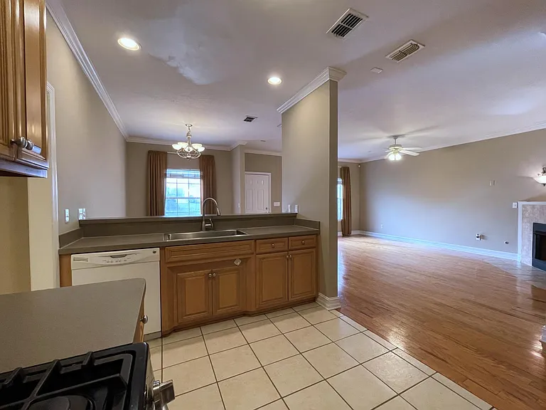 2868 Braddock Ct — Photo 7