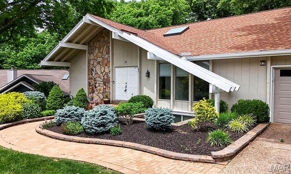 1st image of 13 Laurel Oaks Ct