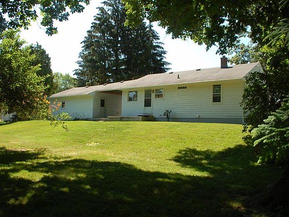 3rd image of 1421 Derbyshire St SE