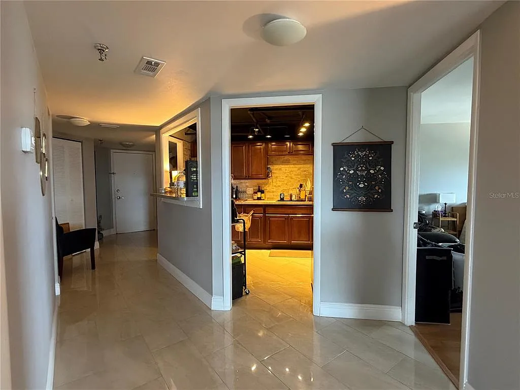 2 bed, 2.0 bath, 1250 sqft, $2,495 — Photo 2