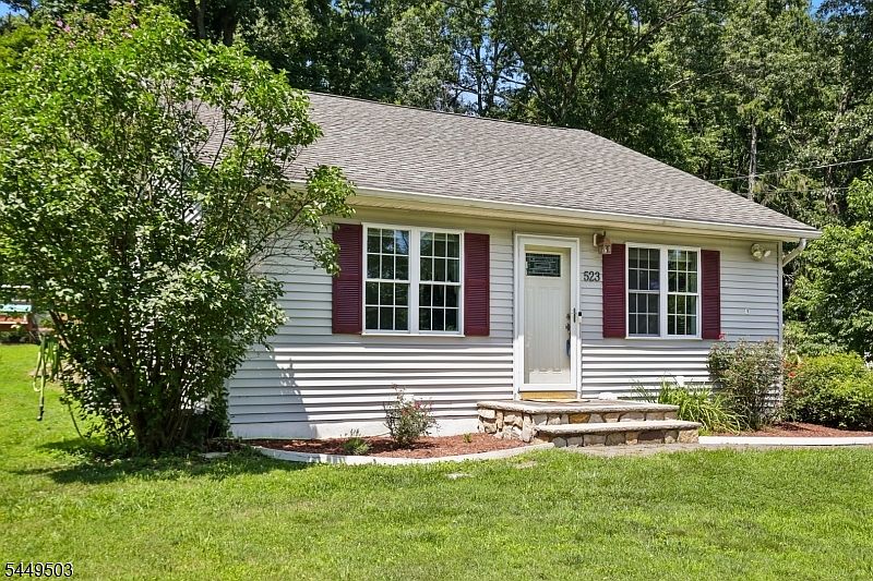 1st image of 523 W Hill Rd